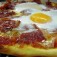 Pizza de Jamón Ibérico y Huevo de Corral
