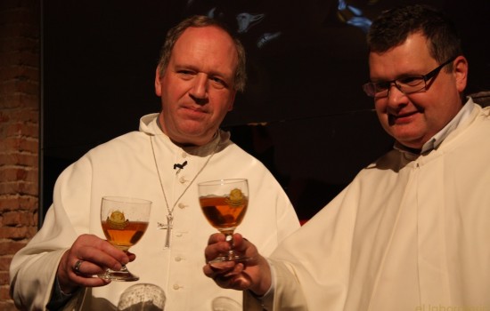 父カレルとグリムベルゲンの修道院のエリックアボット El Padre Karel y el Abad Erik de la Abadía de Grimbergen